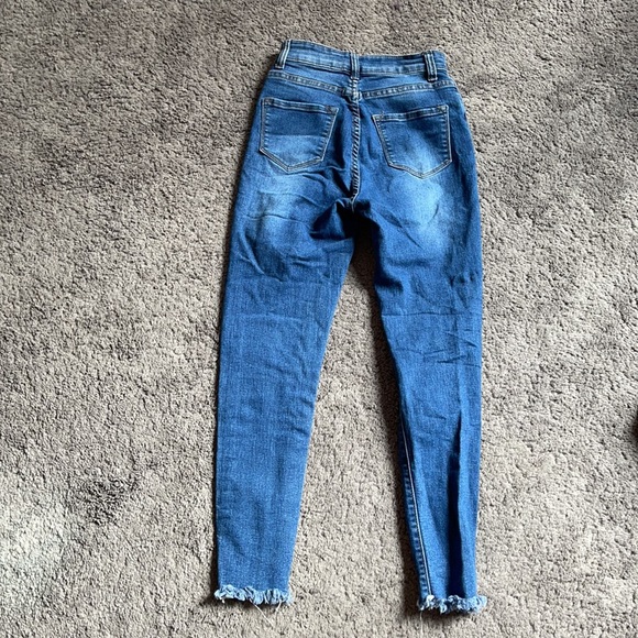 Like new high waisted denim distressed jeans - Picture 3 of 3